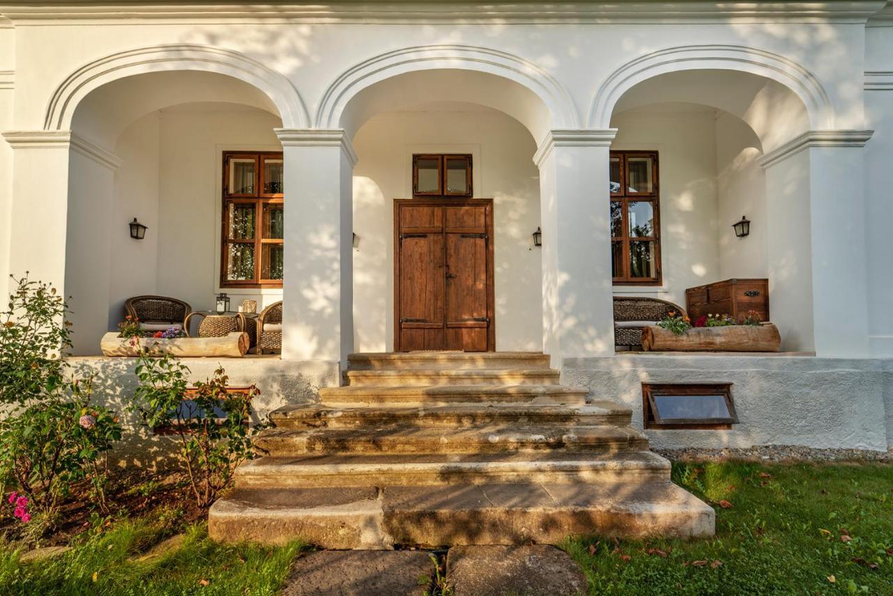 Conacul Gaal Kuria Hotel Dalnic Екстериор снимка