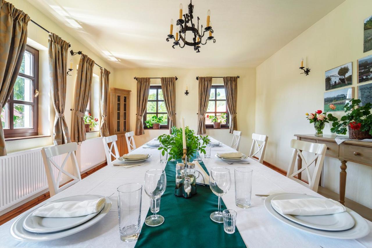 Conacul Gaal Kuria Hotel Dalnic Екстериор снимка